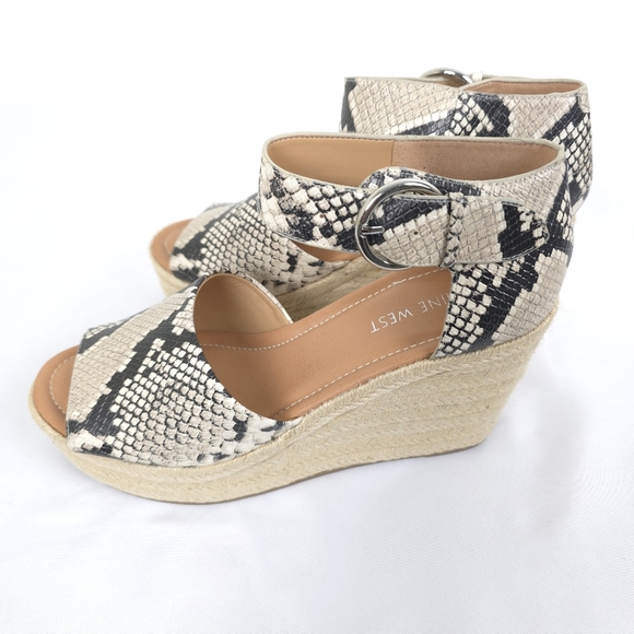 Nine West Sandals Womens 9M Cream Black Faux Snakeskin Platform Wedge Shoes - Picture 1 of 9